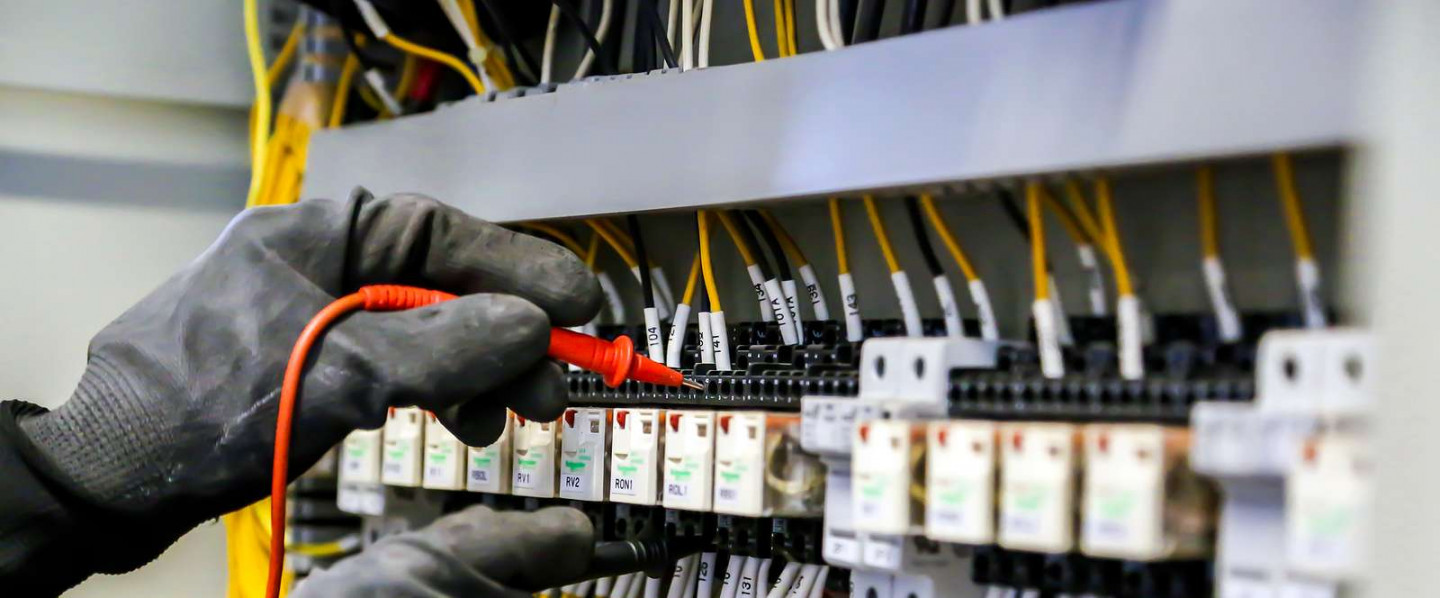 Deal With Electrical Repairs & Commercial Electrical Services the Right Way